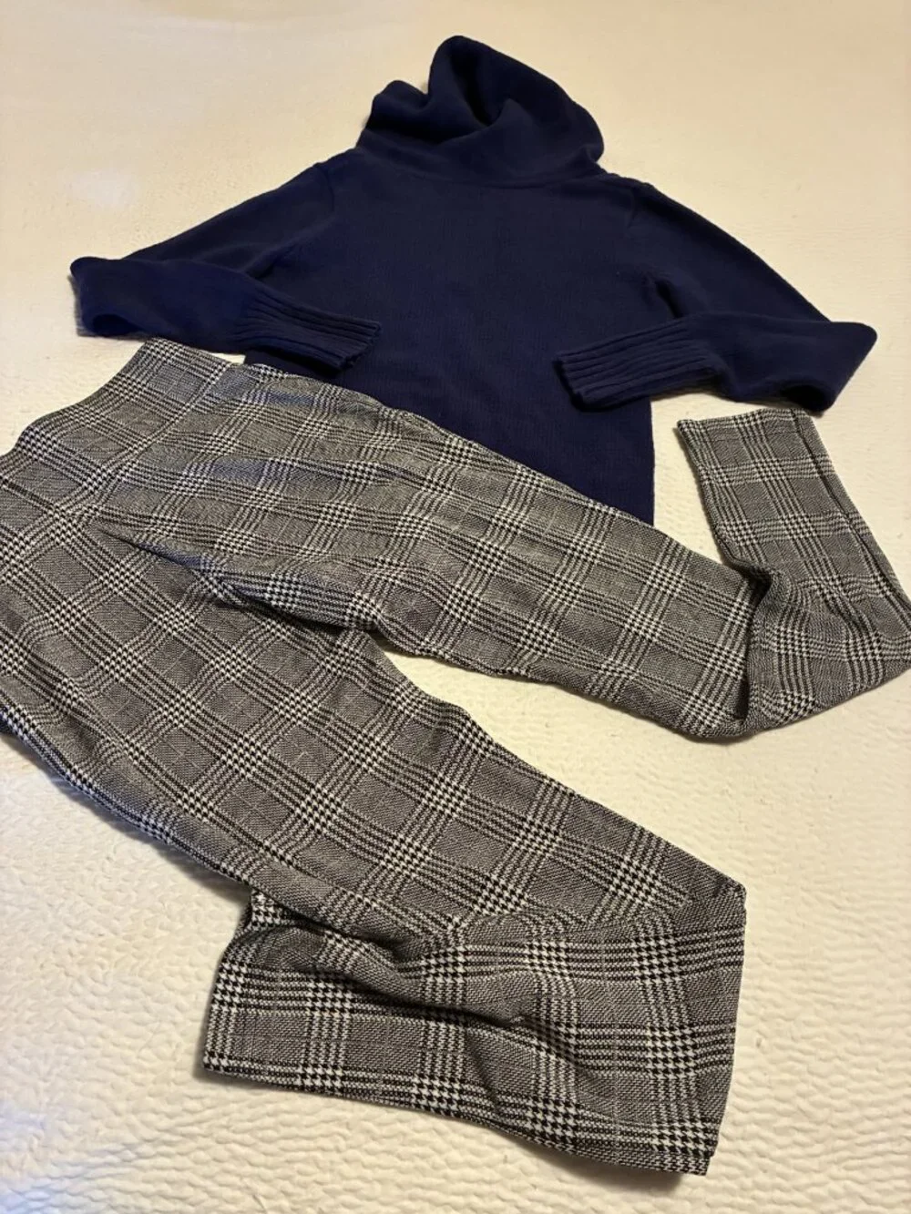 Old Navy cotton hoody and gray check leggings - size small preloved - Picture 5 of 7